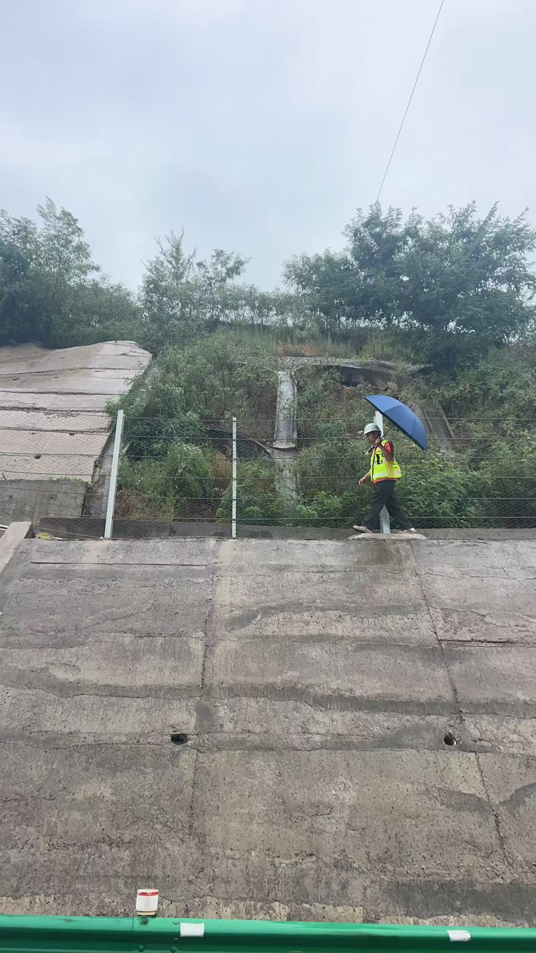 7.15雨中巡查.jpg